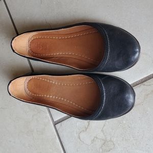Frye Carson ballet flats